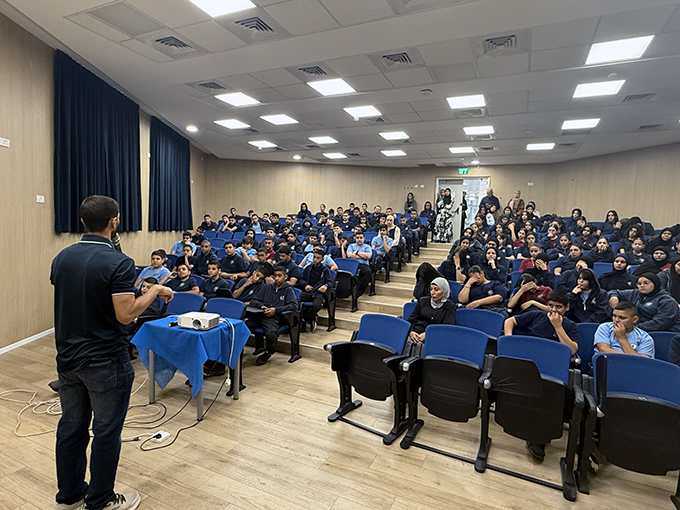 محاضرة توعويّة في مدرسة دار التربية والعلوم الشاملة عتيد جلجولية حول نبذ العنف وضبط النفس